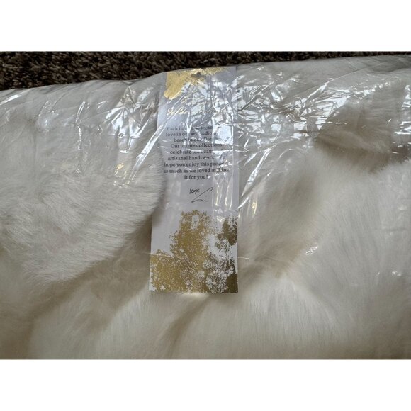 Aviva Stanoff Luxury Faux Fur Pillow Cover Set - Soft White Decorative Throw Pil - Picture 4 of 7